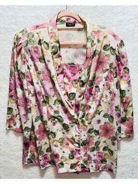 Lynn B Floral Print Button-Up Blouse w3/4 Sleeves & Pearl Accents